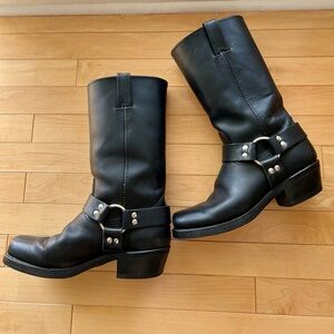 Frye Harness 12R Black Leather Boots